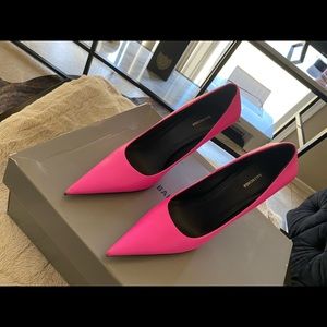 Pink Square knife pump